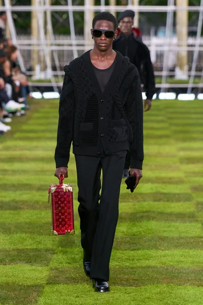 Look 13